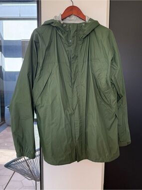 Men's L.L. Bean Olive Green Waterproof Hooded Jacket